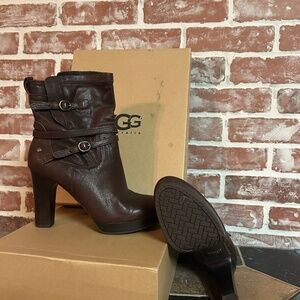 Ugg - Women's Brown Leather Olivia Boots - US Size 8.5